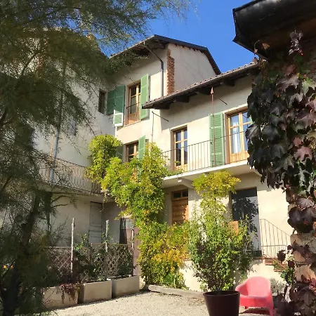 Oda ve Kahvaltı Acaso Serralunga d'Alba