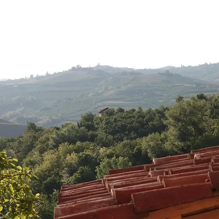 Acaso Oda ve Kahvaltı Serralunga d'Alba