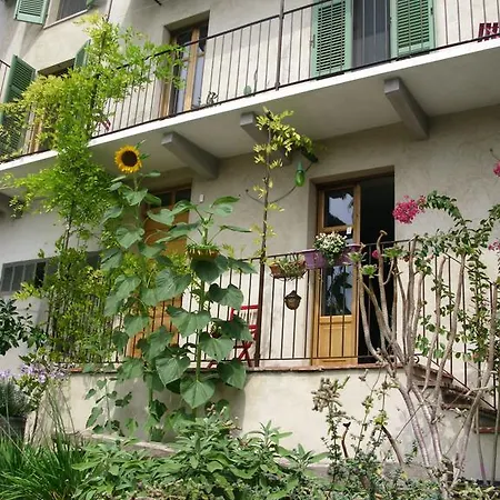 Acaso Oda ve Kahvaltı Serralunga d'Alba